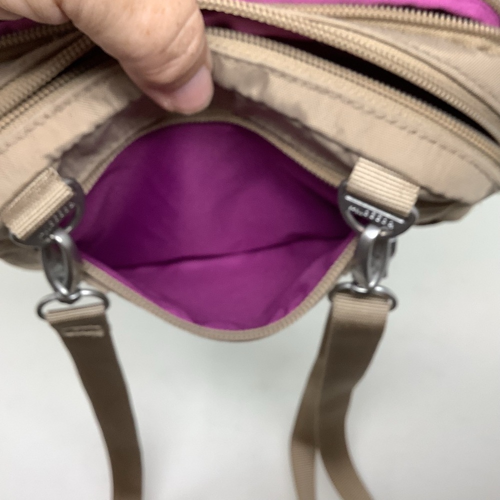 Baggallini Triple Zip Bagg - Picture 10 of 13